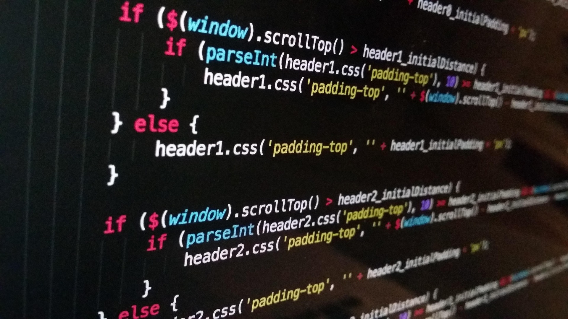 : Extrait de code JavaScript affichant la logique pour un en-tête collant dynamique.